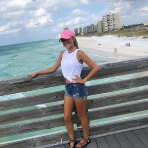 Meet your Posher, Kaleigh